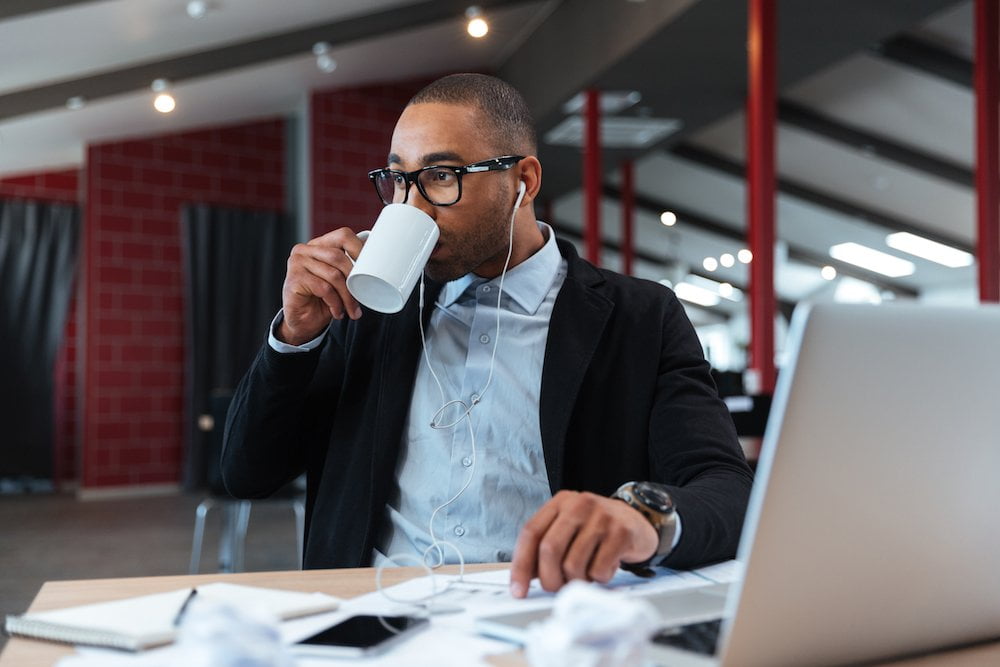 Fermez les yeux et rêvez que vous êtes de retour au bureau